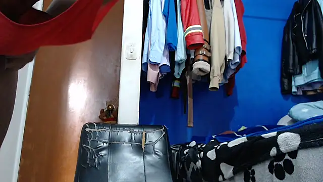 ethasteban27's Live XXX Chat