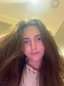 AnitaFly Adlı Modelin Canlı XXX Sohbeti
