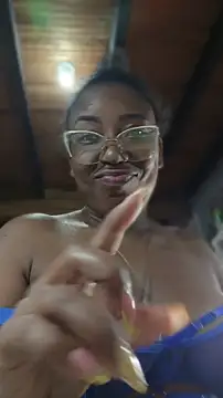 ChanneldelaCroix's Live XXX Chat