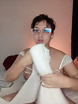 Piafisher_2's Live XXX Chat