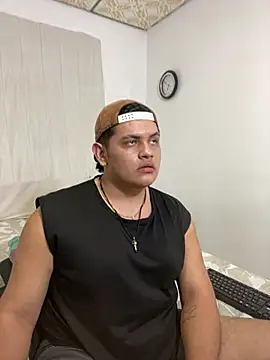 boy_jasson Adlı Modelin Canlı XXX Sohbeti