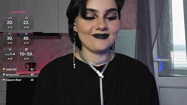 IntrigueYourDay's Live XXX Chat
