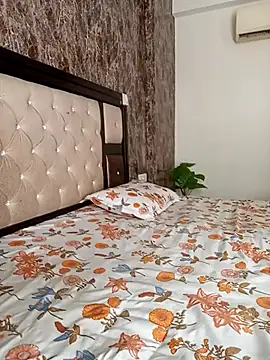 Show de Hot_malika19 na webcam
