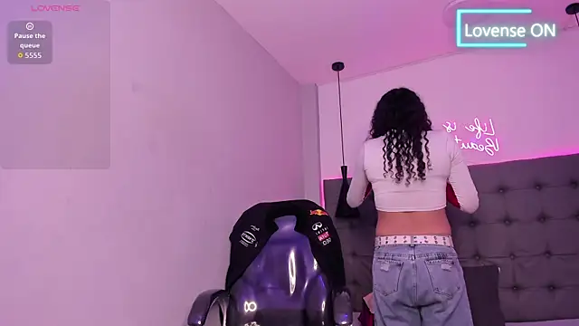 scarletcherry18's Live XXX Chat