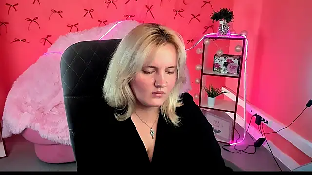 Chat +18 de KathyBriggs ao vivo