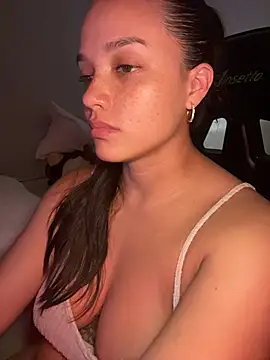 MisFrekcles_ Chat XXX live