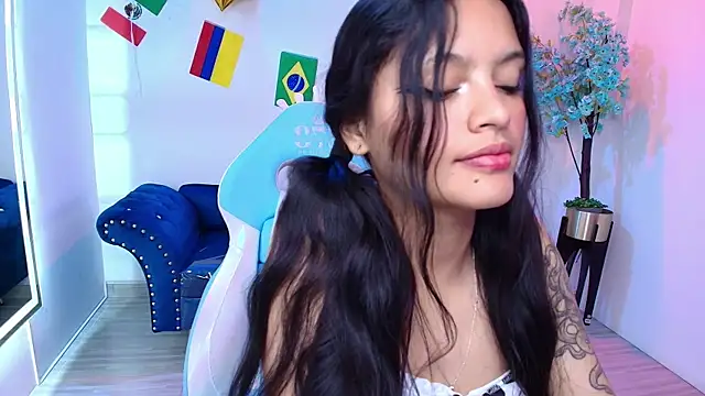 Maddie_T18 Live XXX-chat
