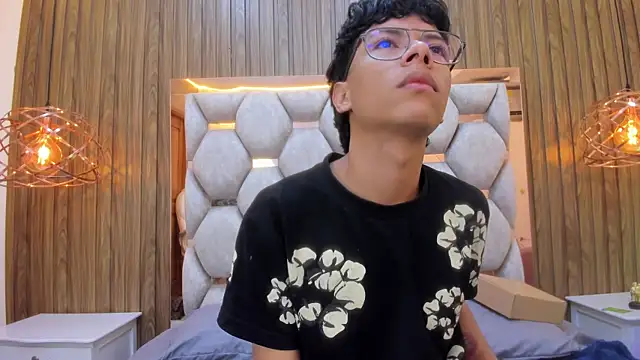 adams_bobby 现场XXX聊天