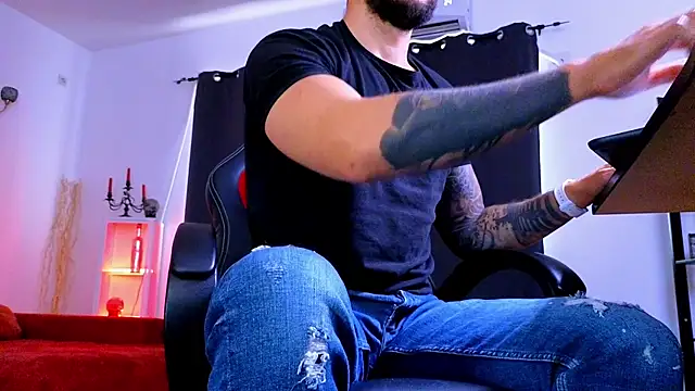 MightyAaron66n Live XXX chat