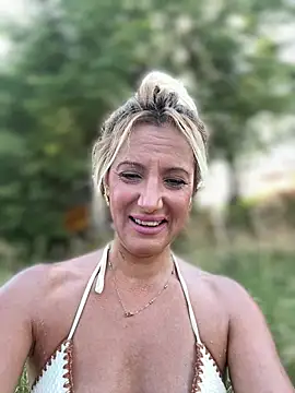 Chat +18 de adya-aly ao vivo