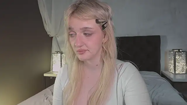 ELLIEJAY Adlı Modelin Canlı XXX Sohbeti