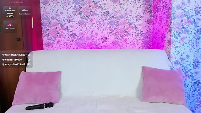 XXX chat uživo modela MissAlison__