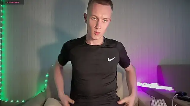Travis_Gracile live XXX chat