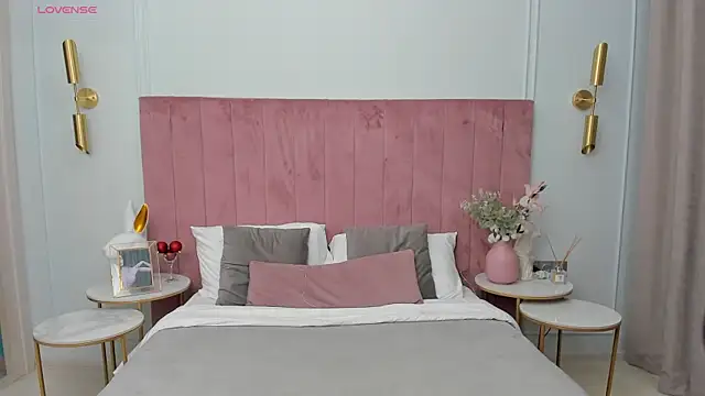 Chat XXX ao vivo de MilaVoxx