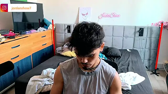 Онлайн чат XXX JordanShow