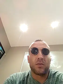 Tony88hgh Live XXX-Chat