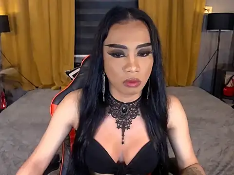 VeshtidaTS Chat XXX in diretta