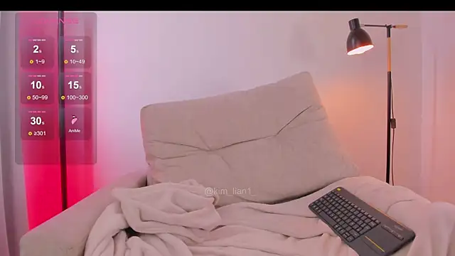 kim_lian21 Adlı Modelin Canlı XXX Sohbeti