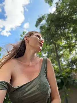 didihairypussy's Live XXX Chat