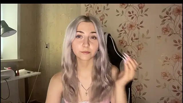 WhitePowerGirl's Live XXX Chat