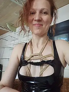Exhibitionsplit's Live XXX Chat