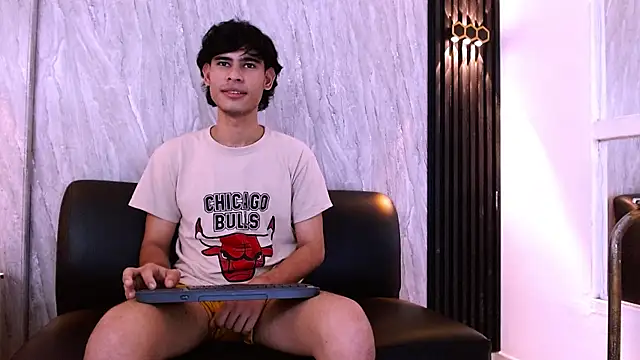 Kevin_Brooks1 – Naživo XXX chat