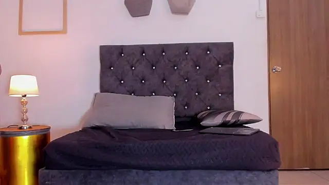 _maximo_1 Adlı Modelin Canlı XXX Sohbeti