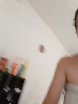 Sposini69 Adlı Modelin Canlı XXX Sohbeti