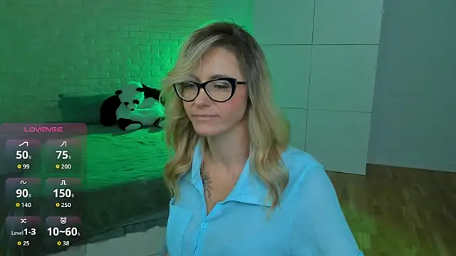 צ'אט XXX בשידור חי של LadyIzabel