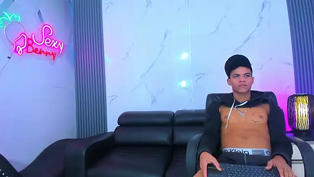 Kleyn_black live XXX chat