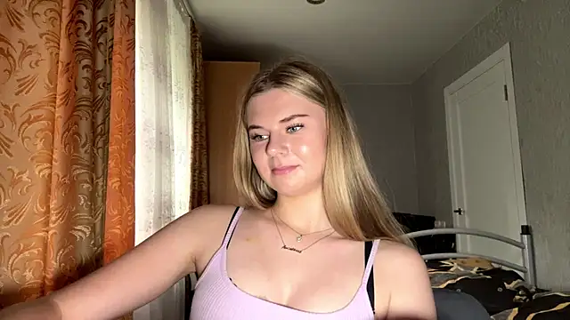 HoneysPieen Live XXX chat