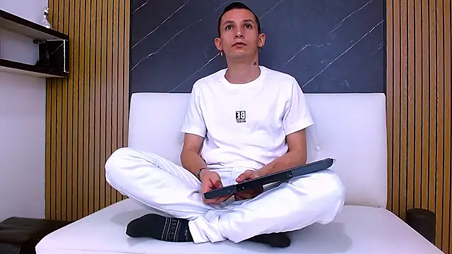دردشة Isak_Berekoa الجنسية المباشرة