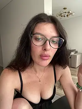 Živý XXX chat little_belucci