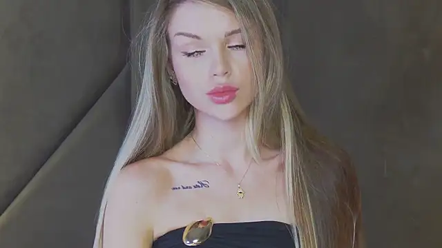 MarilynNova's Live XXX Chat