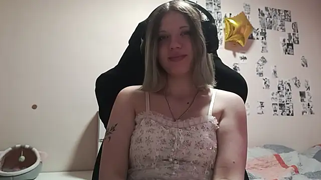 Chatroom XXX en direct de ViolettaCatechini