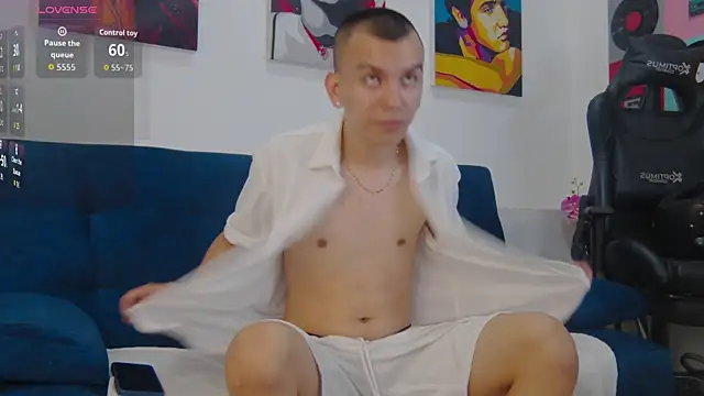 Rowan_Cley Adlı Modelin Canlı XXX Sohbeti
