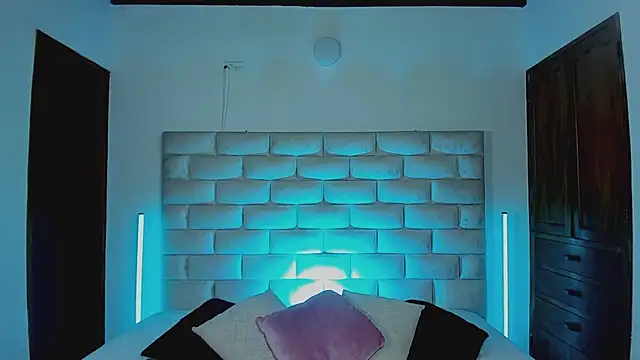 Czat XXX na żywo – HollyGrey_