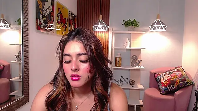 _Lucy_Grey_ Adlı Modelin Canlı XXX Sohbeti