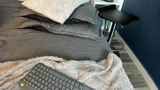 Charlie___Musk Pertunjukan Webcam