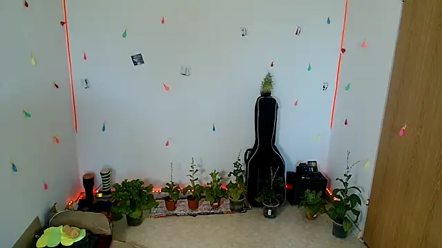 hei_69 লাইভ XXX চ্যাট
