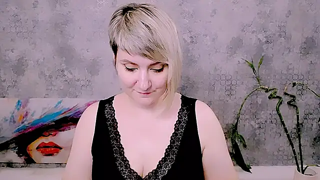 XXX chat uživo modela Djullia
