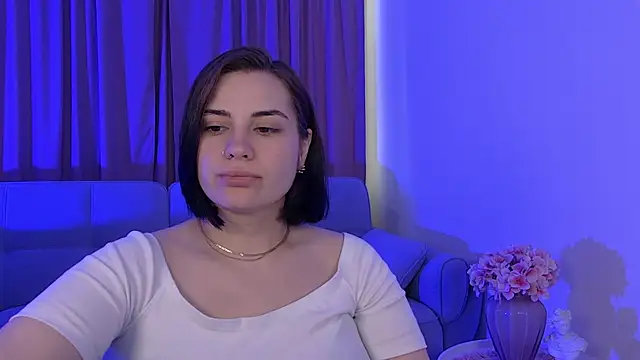 Онлайн чат XXX AdrianaToress