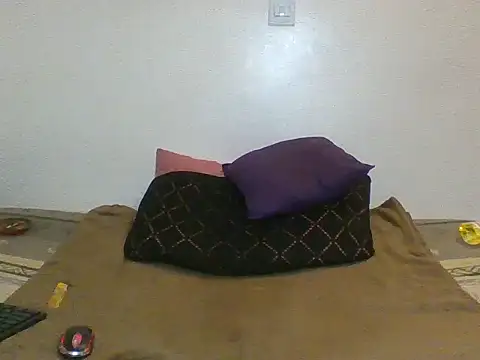 Chat +18 de cessylolla8 ao vivo