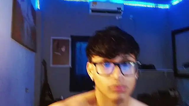 Mr_yisuzz Chat XXX in diretta