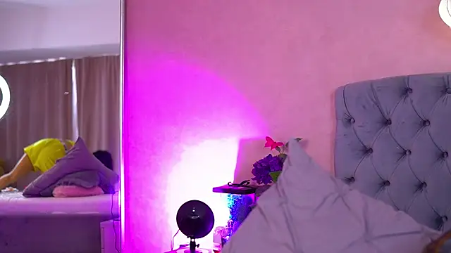 Chat +18 de ErinAzzaro ao vivo