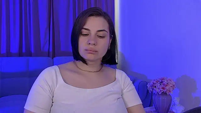 Chat +18 de AdrianaToress ao vivo