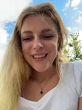 Chat XXX en directo de HarrietDart