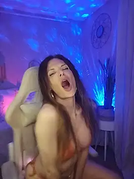 Luna_Kitanna Chat XXX in diretta