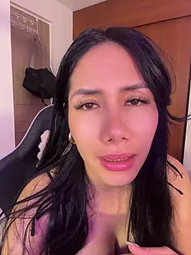 ArianaReynoldss' Live XXX Chat
