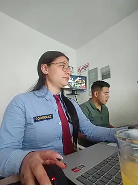 Chat +18 de Queen_linda1 ao vivo